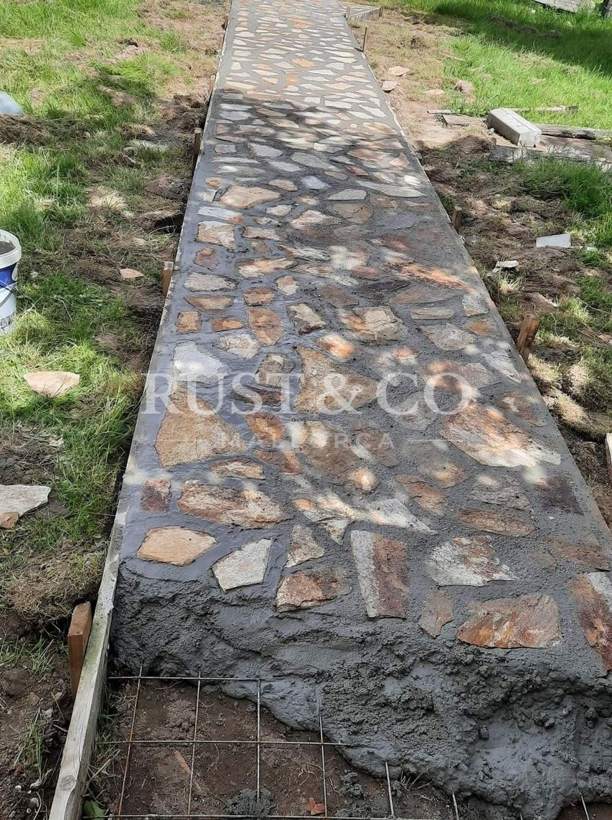 Muros y pilares de piedra en Mallorca – trabajo de RUST & CO