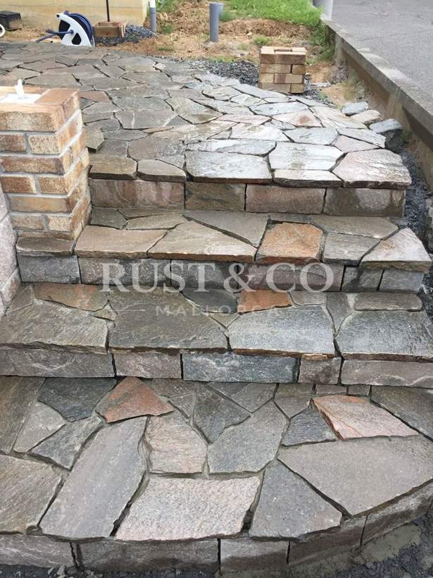 Muros y pilares de piedra