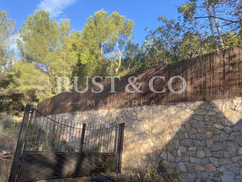 Muros y pilares de piedra en Mallorca – trabajo de RUST & CO