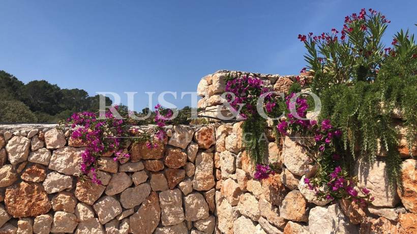 Muros y pilares de piedra en Mallorca – trabajo de RUST & CO