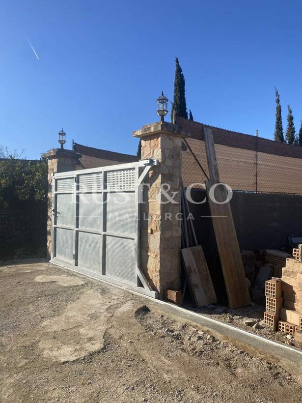 Puertas de finca en Mallorca – trabajo de RUST & CO